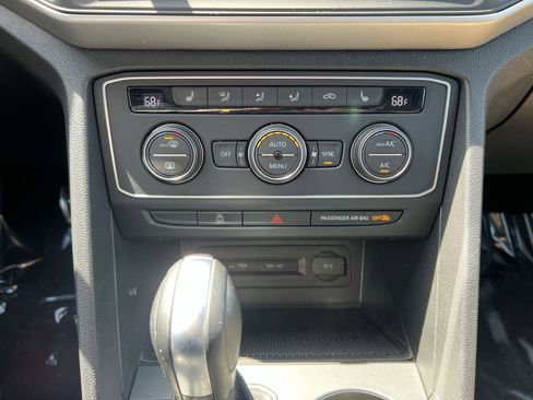 Used 2021 Volkswagen Atlas Cross Sport SE FWD image 20