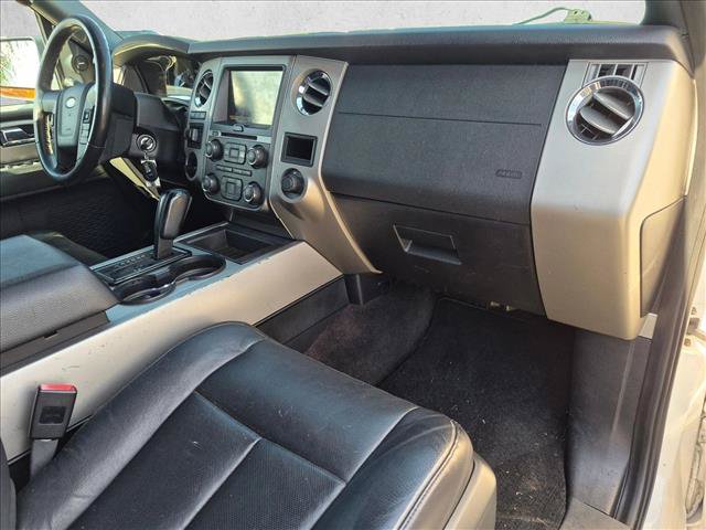 Used 2015 Ford Expedition EL XLT w/ Equipment Group 202A RWD image 18