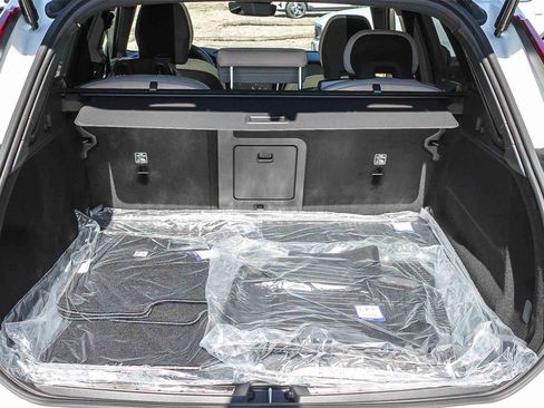 New 2026 Volvo XC60 B5 Plus w/ Climate Package PRO image 13