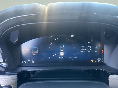 New 2026 Lincoln Corsair Premiere image 13