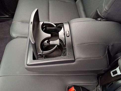 Used 2021 Lexus GX 460 Premium w/ Premium Package image 12