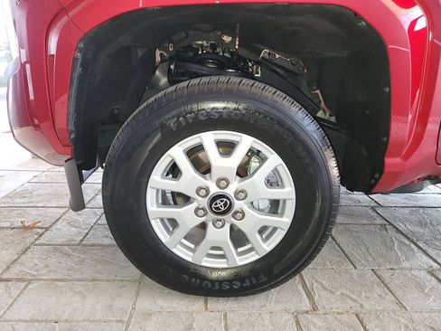 Used 2025 Toyota Tacoma SR AWD/4WD image 30