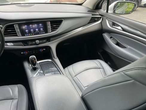 Used 2021 Buick Enclave Essence w/ Sport Touring Edition AWD/4WD image 9