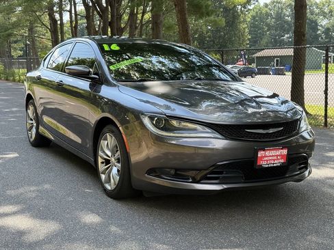Used 2016 Chrysler 200 S w/ Navigation & Sound Group I AWD/4WD image 3