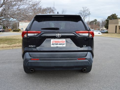 Used 2020 Toyota RAV4 LE image 15