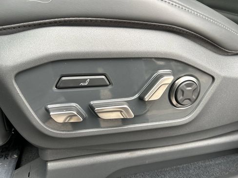 Certified 2024 Kia EV9 Land image 21