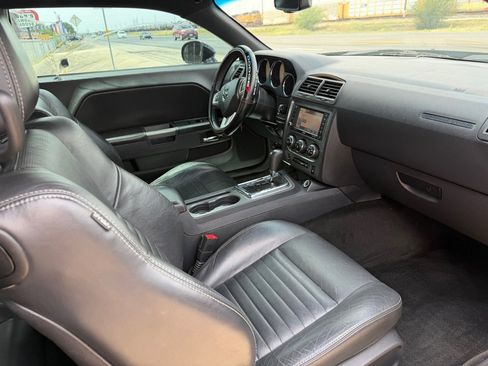Used 2013 Dodge Challenger R/T Plus image 33