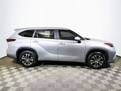 Certified 2024 Toyota Highlander XLE AWD/4WD image 8
