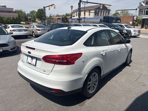 Used 2017 Ford Focus SE FWD image 5