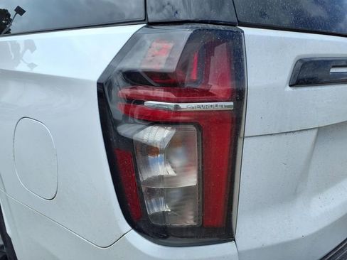 Used 2023 Chevrolet Suburban Z71 AWD/4WD image 9