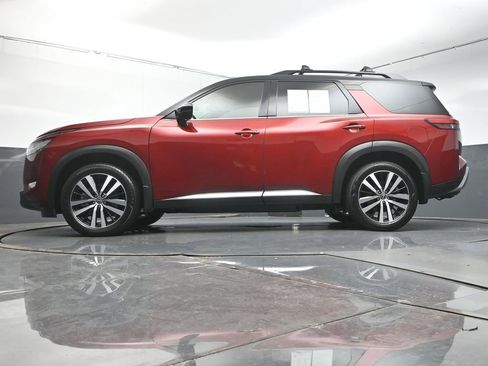 Used 2024 Nissan Pathfinder Platinum FWD image 40
