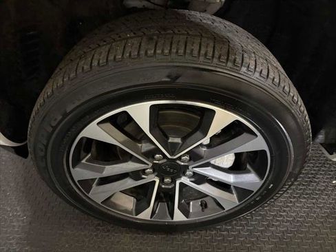 Certified 2023 Jeep Grand Cherokee Overland w/ Luxury Tech Group IV image 7