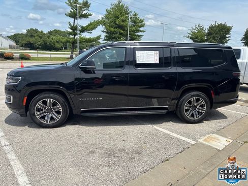 Used 2024 Jeep Wagoneer L Series II w/ Flexible Seating Group AWD/4WD image 16