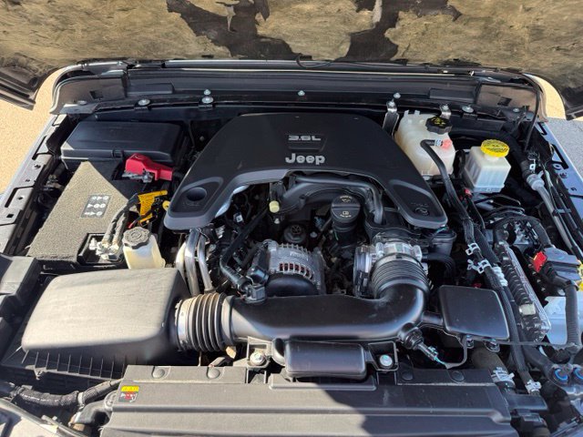 Used 2021 Jeep Gladiator Sport AWD/4WD image 39