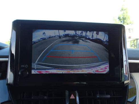 Used 2025 Toyota Corolla LE image 29