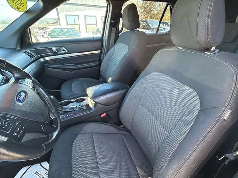 Used 2018 Ford Explorer XLT AWD/4WD image 16