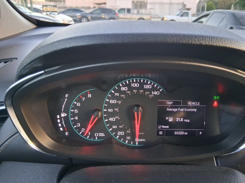 Used 2018 Chevrolet Trax Premier w/ Midnight Edition FWD image 14
