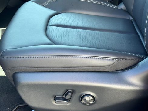 New 2026 Chrysler Pacifica Select image 24