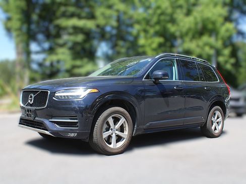 Used 2017 Volvo XC90 T5 Momentum w/ Vision Package FWD image 3