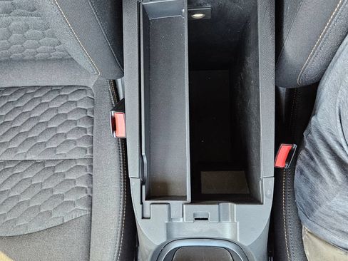 Used 2021 Chevrolet Equinox LT FWD image 18