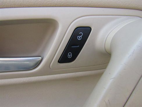 Used 2013 Volkswagen CC Sport image 10