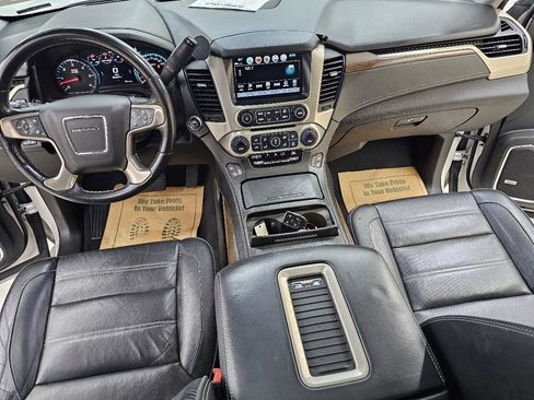 Used 2020 GMC Yukon Denali w/ Denali Ultimate Package AWD/4WD image 32