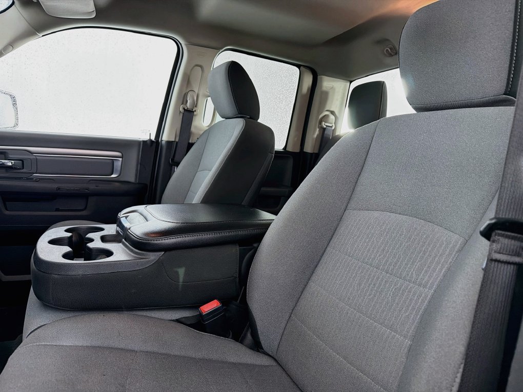 Used 2024 RAM 1500 Classic SLT AWD/4WD image 32