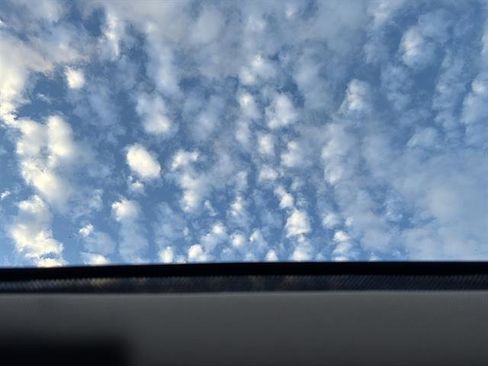 Used 2019 Cadillac Escalade Premium Luxury image 32