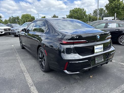 Used 2023 BMW i7 xDrive60 AWD/4WD image 16