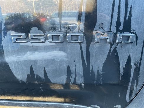 Used 2022 Chevrolet Silverado 2500 LT w/ Convenience Package image 9