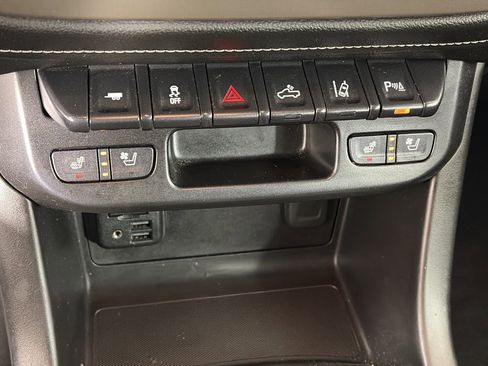 Used 2021 GMC Canyon Denali image 25