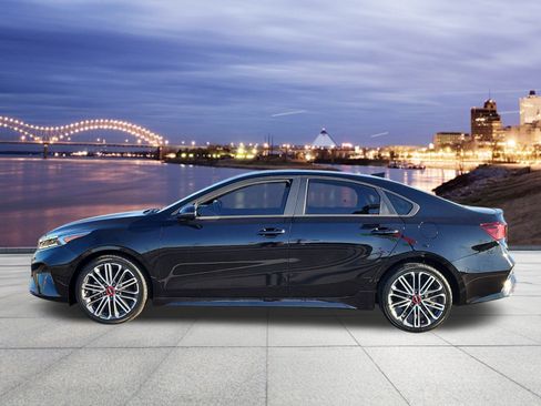 Used 2023 Kia Forte GT w/ GT2 Package image 2