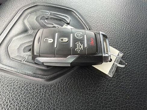 Used 2025 RAM 1500 Laramie AWD/4WD image 29