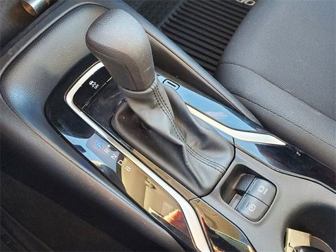 Used 2020 Toyota Corolla LE w/ LE Premium Package image 29