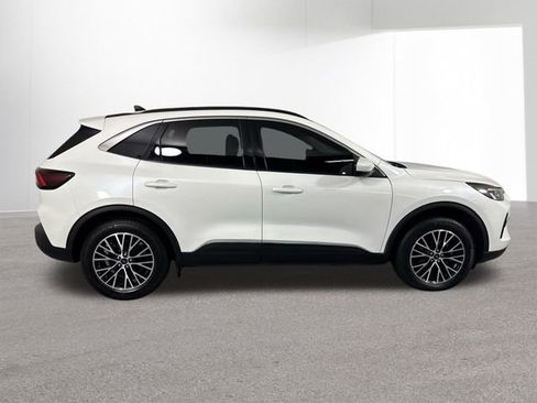 Used 2023 Ford Escape SE FWD image 36