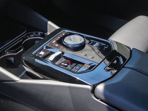 Used 2026 BMW 530i RWD image 19