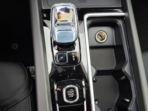 New 2026 Volvo XC60 B5 Plus w/ Protection Package Premier image 10
