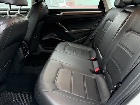 Used 2017 Volkswagen Passat 1.8T SE image 14