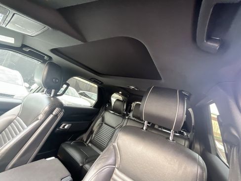 Used 2018 Land Rover Discovery HSE image 10