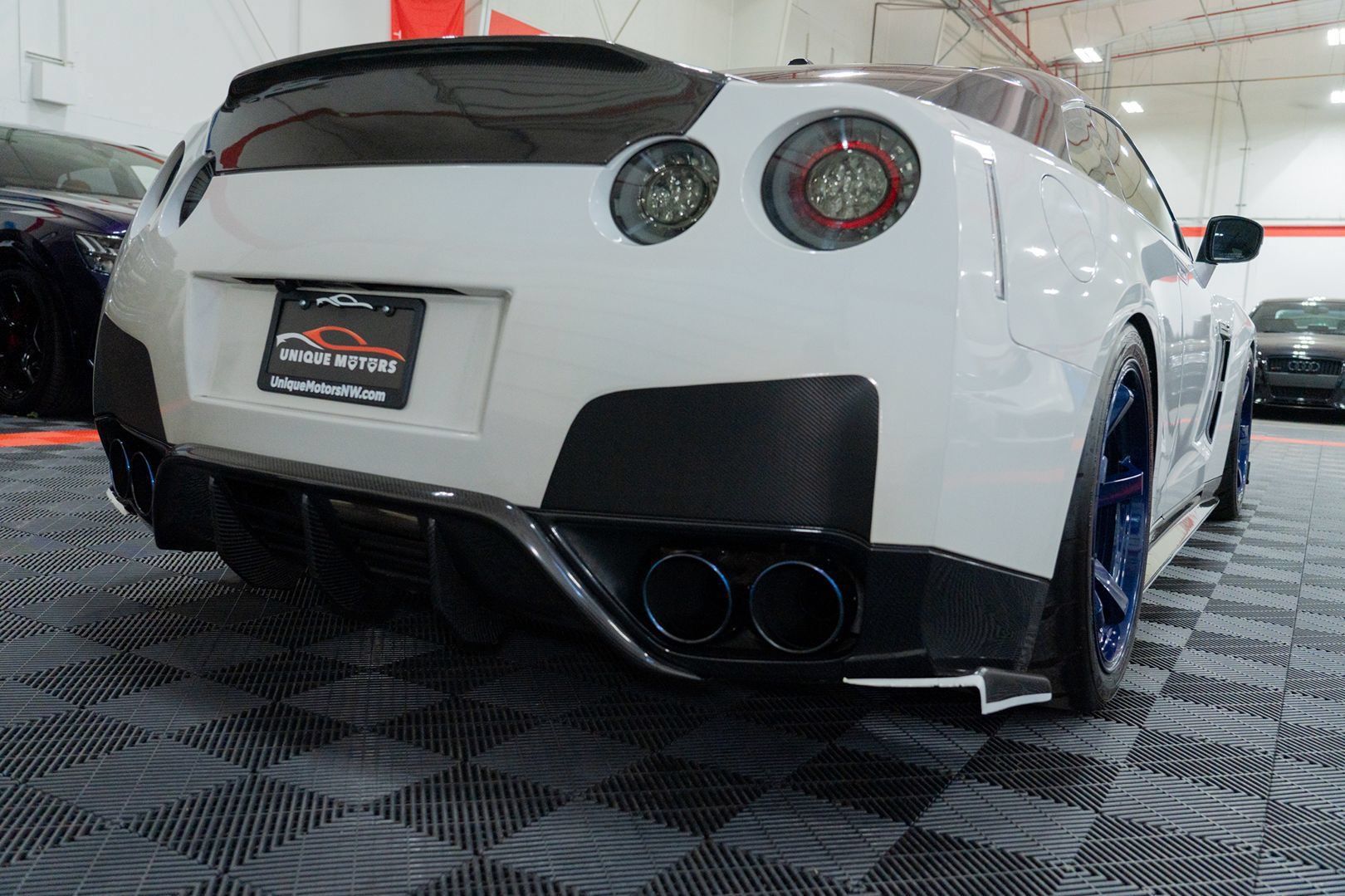Used 2009 Nissan GT-R Premium AWD/4WD image 10