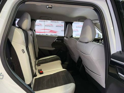 Used 2025 Mitsubishi Outlander Trail Edition image 46