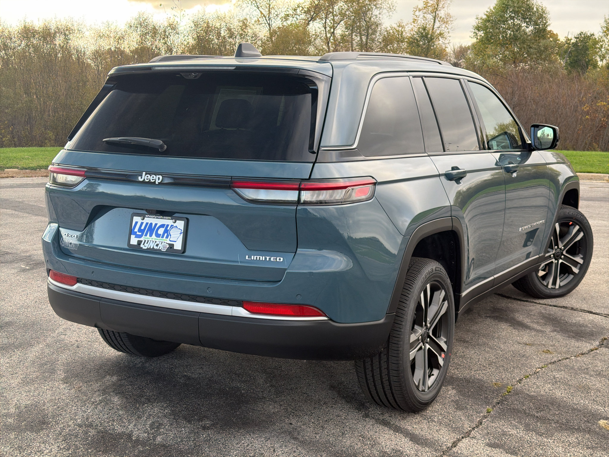 New 2027 Jeep Grand Cherokee Limited w/ Technology Group II AWD/4WD image 4