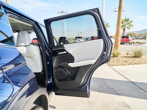 New 2026 Mitsubishi Outlander SE FWD image 10