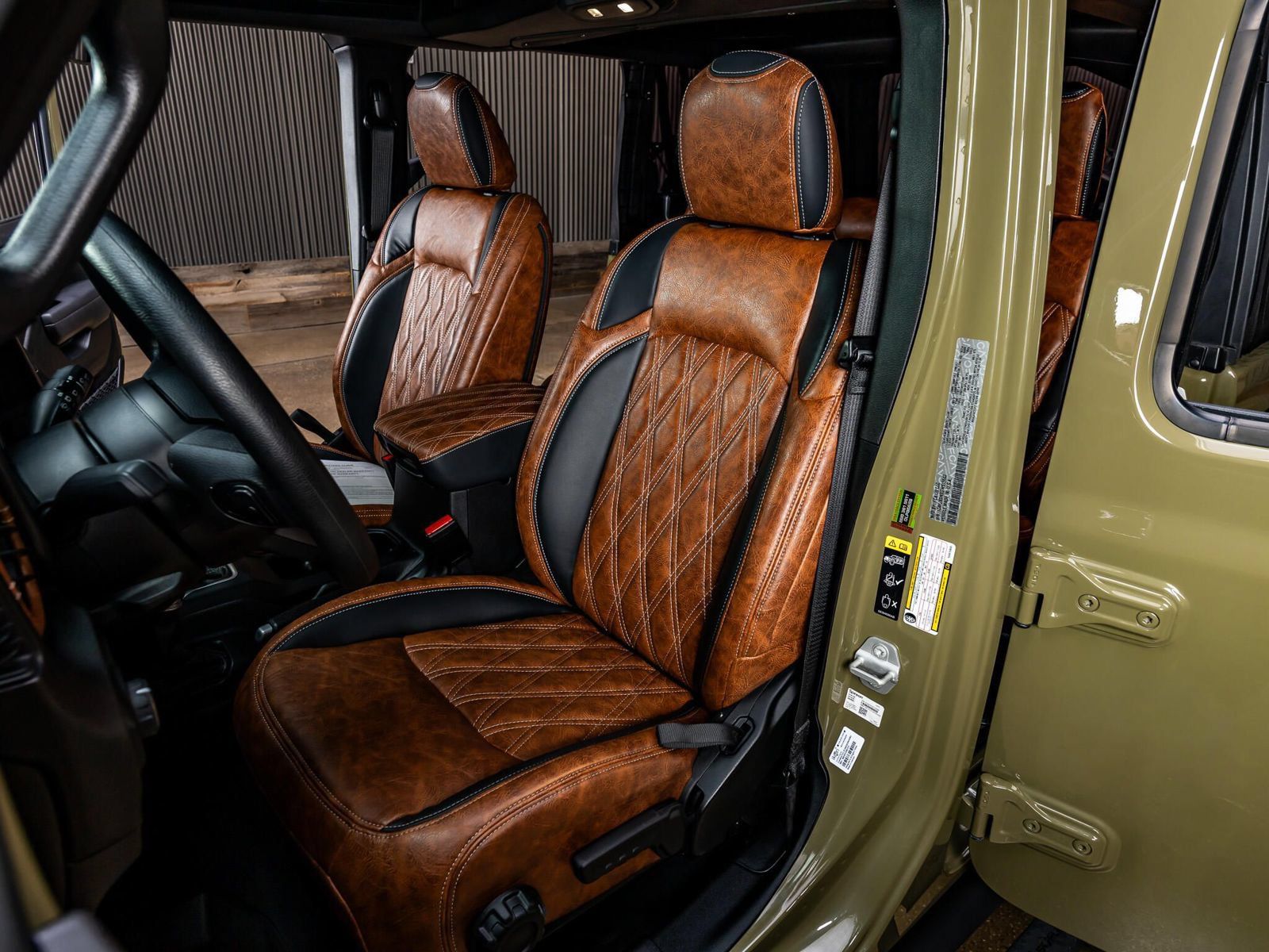 Used 2025 Jeep Wrangler Unlimited Sport AWD/4WD image 26