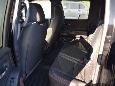 Used 2023 Nissan Frontier PRO-4X w/ Pro Convenience Package AWD/4WD image 11