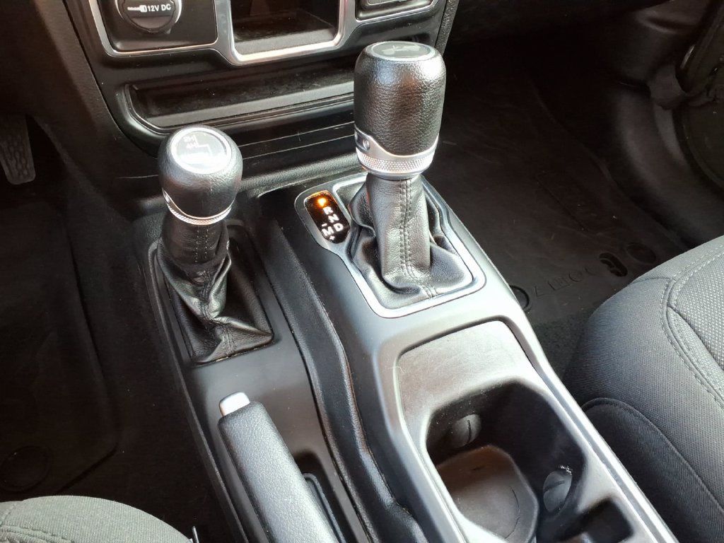 Used 2022 Jeep Wrangler Unlimited Sport AWD/4WD image 15