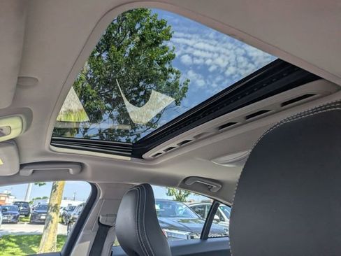 Used 2018 Volvo S60 T5 Dynamic w/ Vision Package image 10