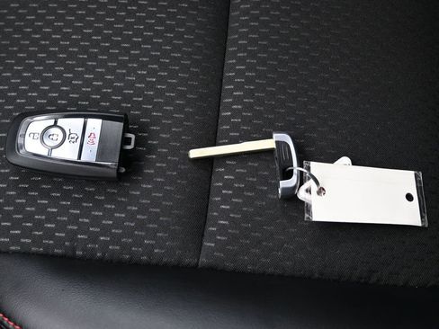 Used 2025 Ford Escape ST-Line image 18