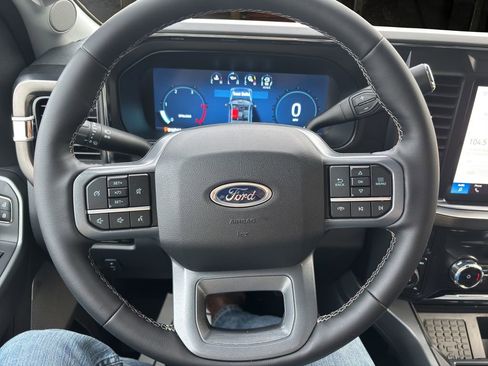 New 2026 Ford F250 Lariat w/ Black Appearance Package AWD/4WD image 21