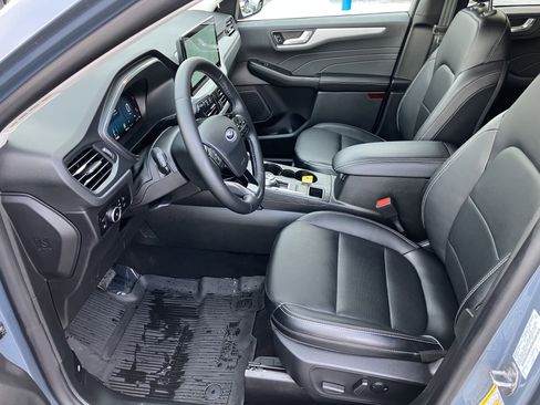 Used 2025 Ford Escape Platinum image 13